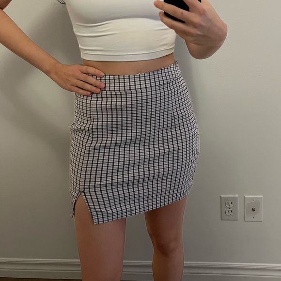 Purple plaid skirt - Picture 1 of 3